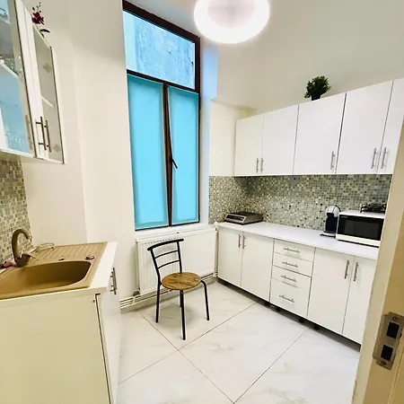 Laya Old * Бухарест