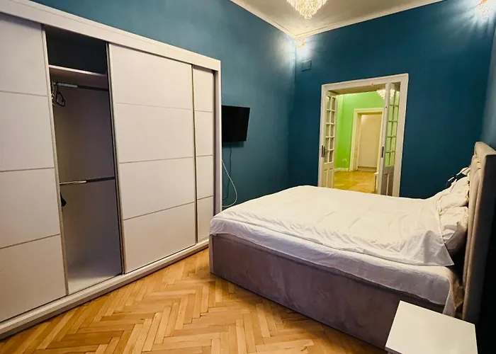 Laya Old * Bucureşti