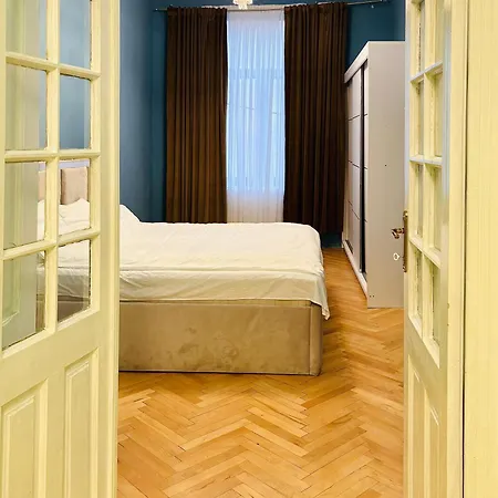 Laya Old Apartment Bucharest